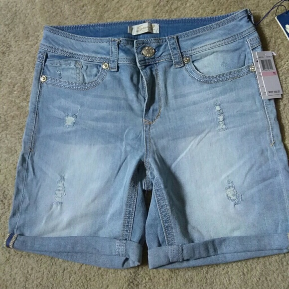 Seven7 Destressd Jean Shorts - Picture 6 of 7